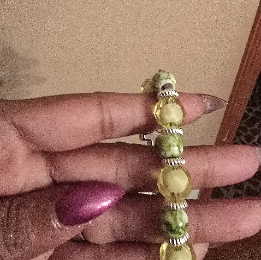 Handcrafted - Picture 2 of 6